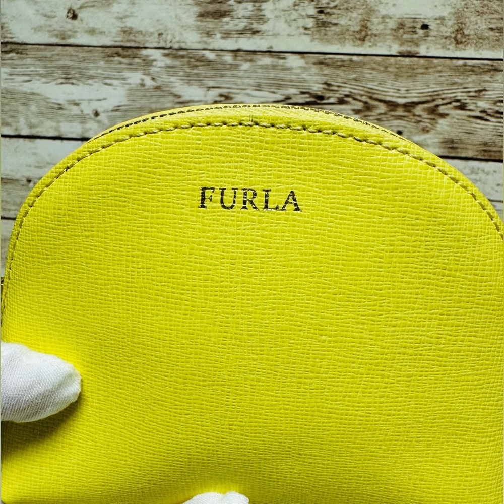 Furla Yellow Lemon Leather 4 “x 5" Gold Zip Top Coin Purse EUC #034
